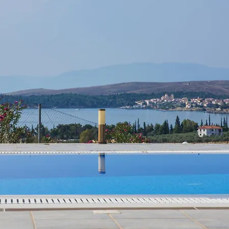 Kanfis With Panoramic View Галаксиди