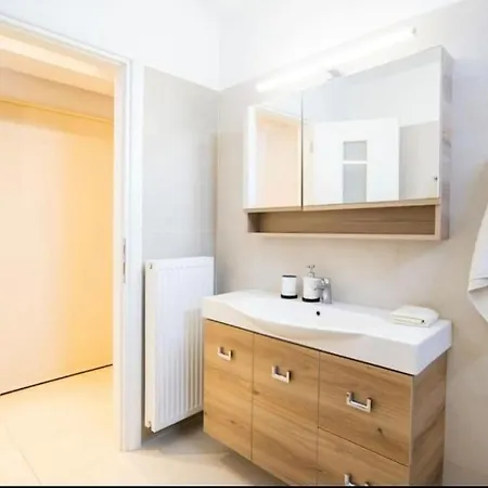 Kanfis With Panoramic View Apartment
