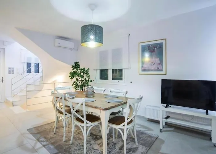 Kanfis With Panoramic View