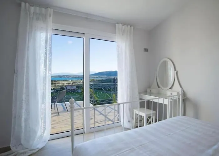 Kanfis With Panoramic View Apartment