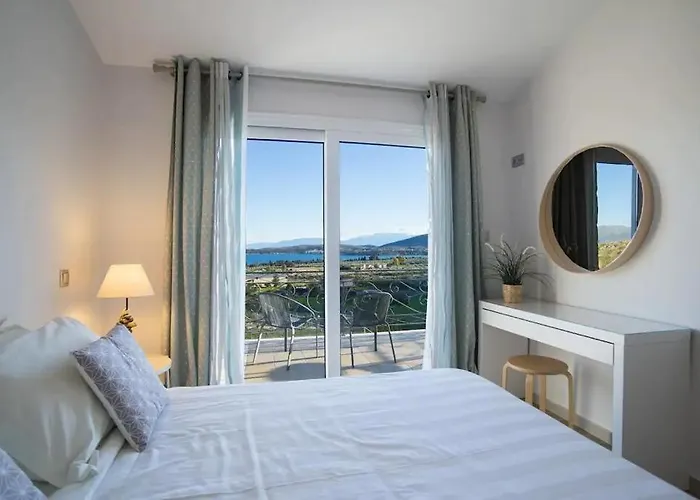 Kanfis With Panoramic View Apartment